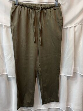 Olive Drawstring Relaxed Fit Women’s Pants. Beautiful tencel blend fabric🌻